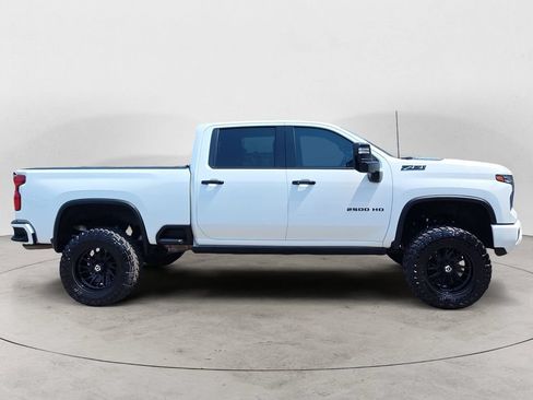 Used 2024 Chevrolet Silverado 2500 LTZ w/ LTZ Plus Package AWD/4WD image 4