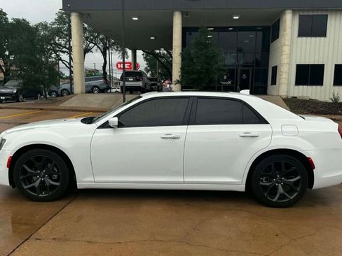 Used 2022 Chrysler 300 S image 1