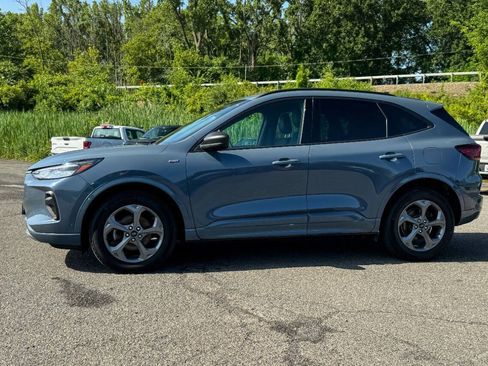 Used 2023 Ford Escape ST-Line w/ Tech Pack #1 AWD/4WD image 6