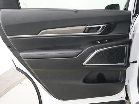 Used 2022 Kia Telluride SX w/ SX Prestige Package AWD/4WD image 17