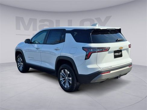 Used 2026 Chevrolet Equinox LT w/ Convenience Package II image 3