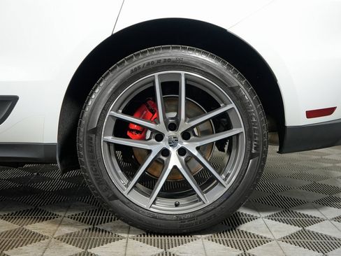 Certified 2023 Porsche Macan S image 38