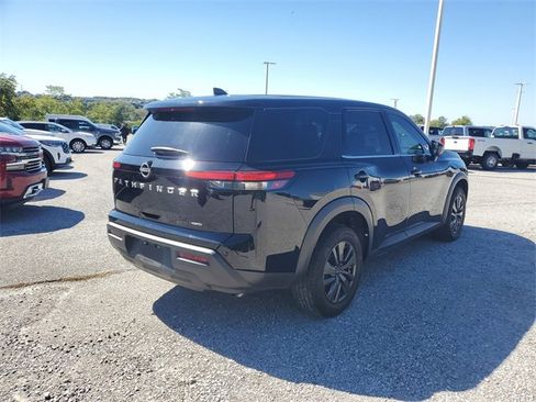 Used 2023 Nissan Pathfinder S w/ Cargo Package image 4