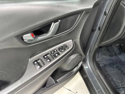 Used 2023 Hyundai Kona SE AWD/4WD image 9