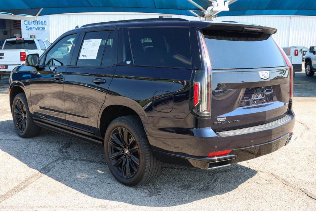 Used 2022 Cadillac Escalade Sport w/ Touring Package AWD/4WD image 4