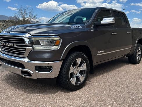 Used 2019 RAM 1500 Laramie AWD/4WD image 17