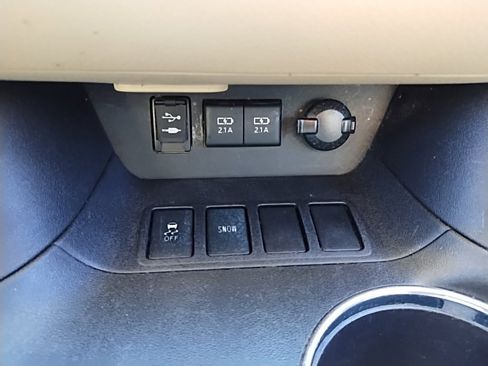 Used 2018 Toyota Highlander Plus image 32