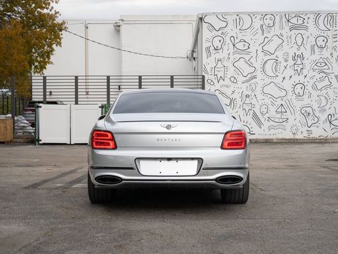 Used 2021 Bentley Flying Spur W12 image 7