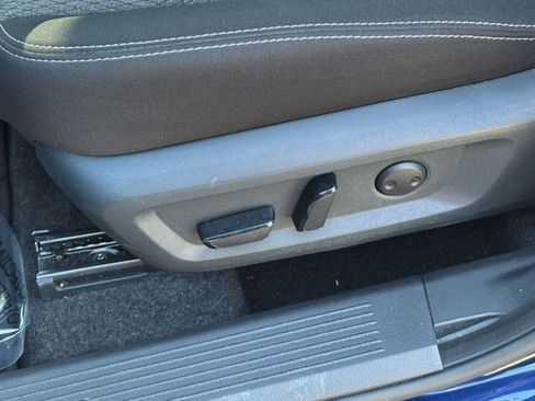 Used 2025 Nissan Rogue SV image 22