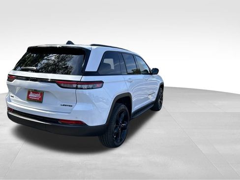 New 2025 Jeep Grand Cherokee Limited w/ Luxury Tech Group II AWD/4WD image 6