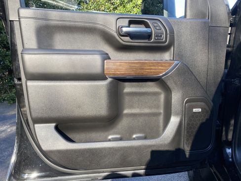 Used 2023 Chevrolet Silverado 2500 High Country w/ Z71 Off-Road Package image 16