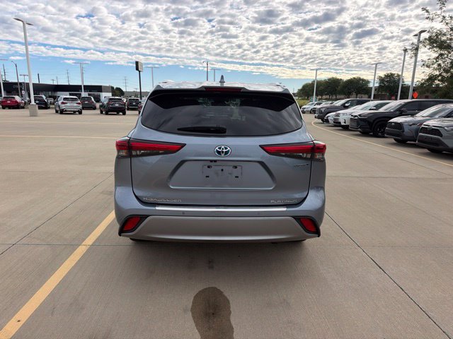 Used 2020 Toyota Highlander Platinum AWD/4WD image 6