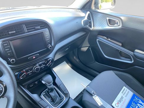 Certified 2023 Kia Soul LX FWD image 31