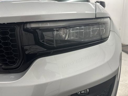 Used 2023 Jeep Grand Cherokee Trailhawk w/ Luxury Tech Group III AWD/4WD image 26