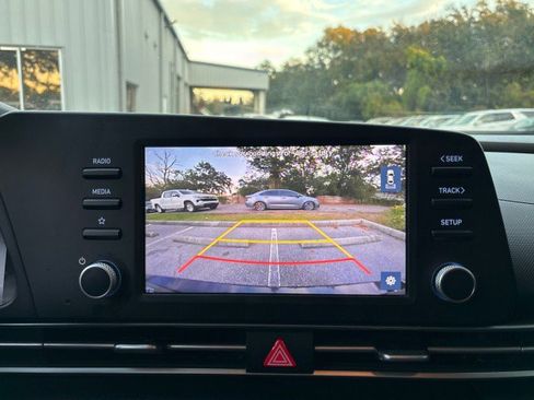 Used 2021 Hyundai Elantra SE w/ Cargo Package image 20