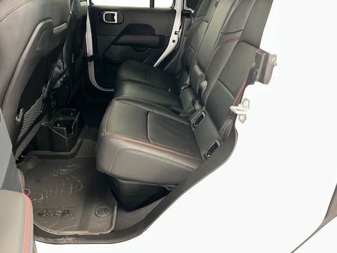 New 2025 Jeep Gladiator Rubicon image 21