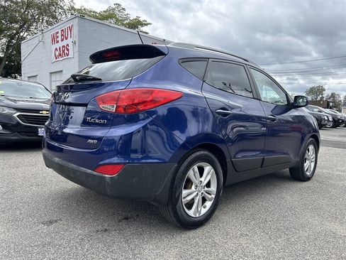 Used 2011 Hyundai Tucson GLS image 4