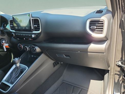 New 2026 Hyundai Venue SE FWD image 19