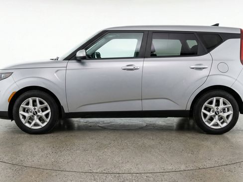 Used 2025 Kia Soul LX w/ LX Technology Package image 5