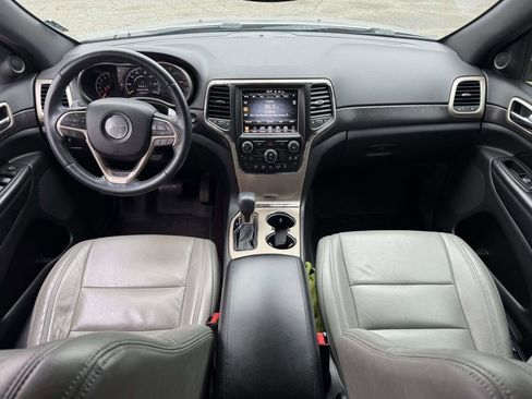 Used 2017 Jeep Grand Cherokee Laredo w/ Quick Order Package 2BE image 23