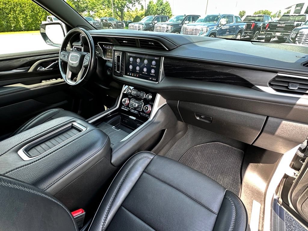 Certified 2021 GMC Yukon XL Denali w/ Denali Ultimate Package AWD/4WD image 14