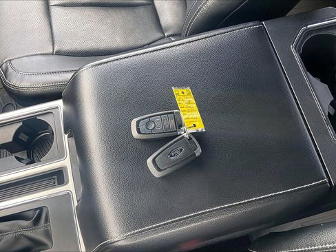 Used 2018 Ford F150 Lariat AWD/4WD image 10