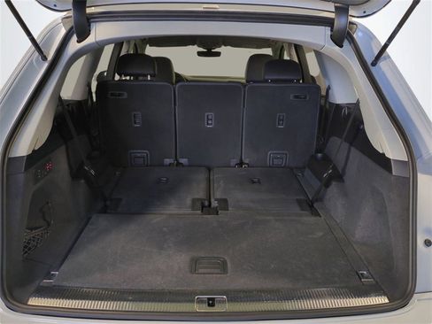 Used 2023 Audi Q7 3.0T Prestige image 14