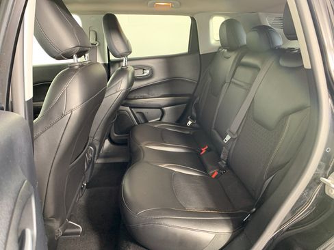 Used 2019 Jeep Compass Latitude FWD image 28