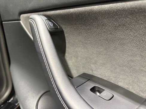 Used 2022 Tesla Model Y Performance image 14