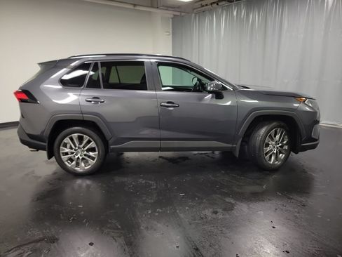 Used 2020 Toyota RAV4 XLE Premium AWD/4WD image 9