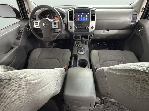 Used 2020 Nissan Frontier SV image 28