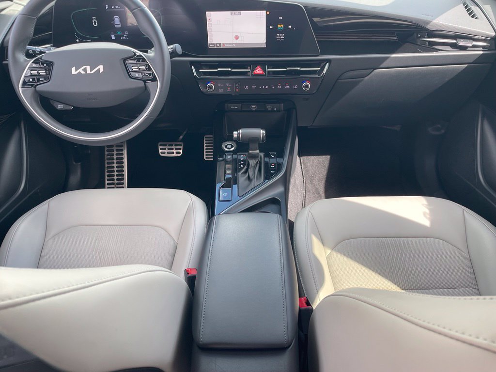 Used 2023 Kia Niro EX Touring FWD image 15