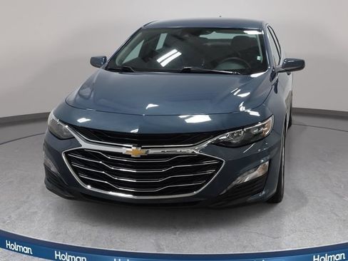 Used 2025 Chevrolet Malibu LT FWD image 3