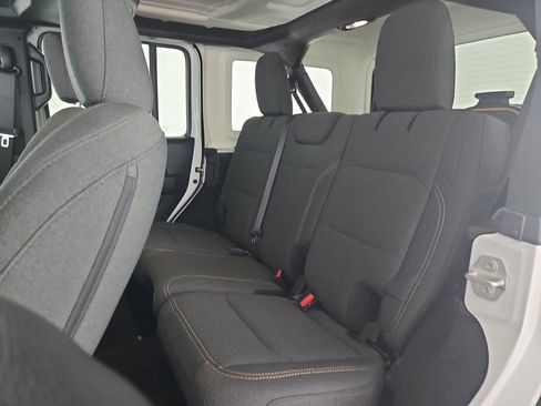 Used 2025 Jeep Wrangler Unlimited Sport AWD/4WD image 29