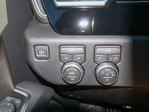 New 2026 GMC Sierra 1500 Elevation AWD/4WD image 25