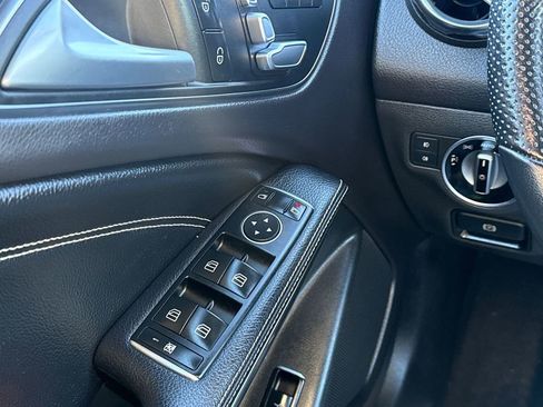 Used 2019 Mercedes-Benz GLA 250 4MATIC image 21