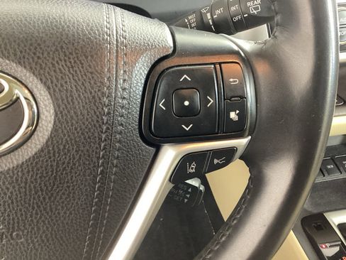 Used 2019 Toyota Highlander XLE AWD/4WD image 20