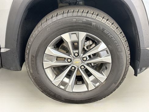 Used 2025 Chevrolet Equinox LT AWD/4WD image 35
