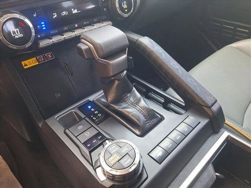 Used 2025 Toyota Tacoma 4x4 Double Cab Hybrid image 14