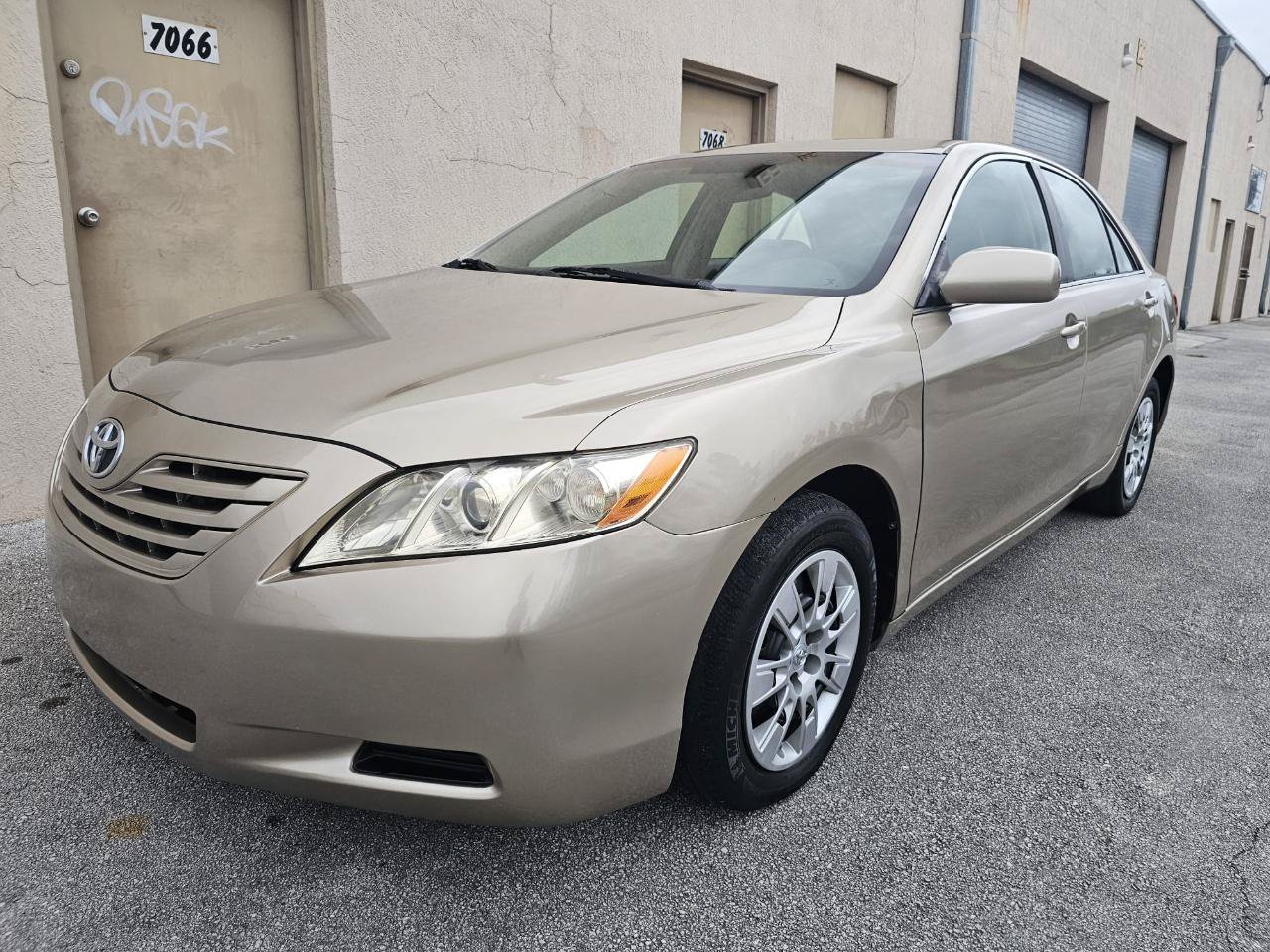 Used 2007 Toyota Camry LE FWD image 16