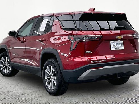 Used 2026 Chevrolet Equinox LT AWD/4WD image 13