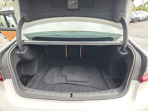 Used 2025 BMW 330i xDrive Sedan w/ M Sport Package image 21