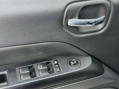 Used 2016 Jeep Patriot High Altitude AWD/4WD image 15