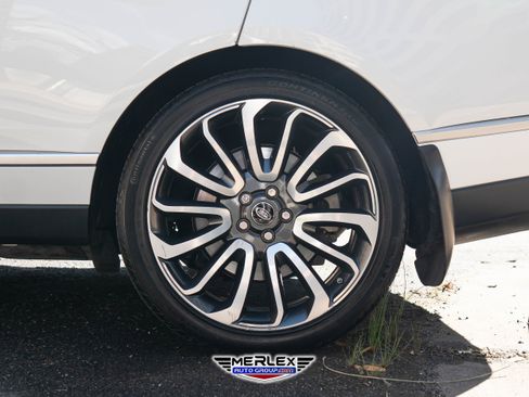 Used 2019 Land Rover Range Rover Autobiography image 12