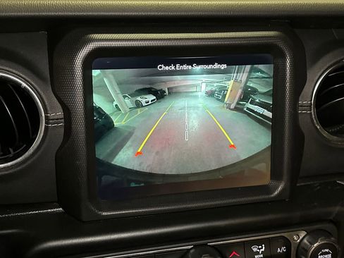 Used 2022 Jeep Wrangler Unlimited Sahara w/ Cold Weather Group image 28