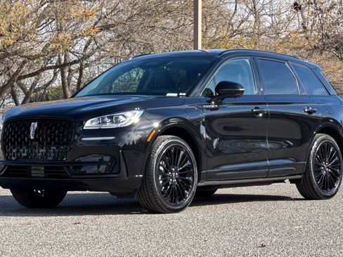 Used 2025 Lincoln Corsair Grand Touring w/ Equipment Group 301A image 8