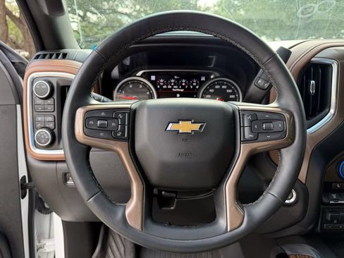 Used 2023 Chevrolet Silverado 2500 High Country w/ Z71 Off-Road Package AWD/4WD image 12