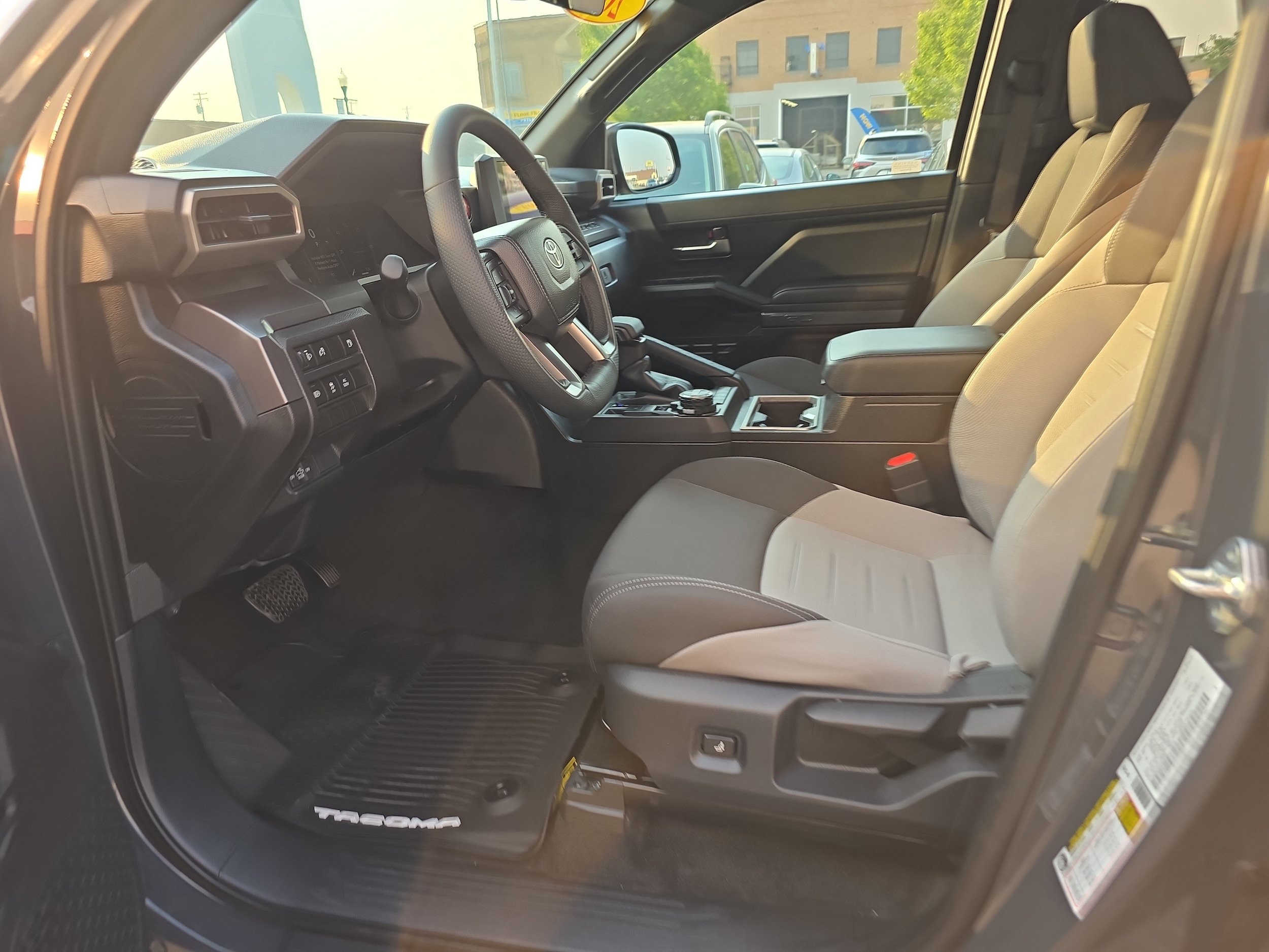 Used 2026 Toyota Tacoma TRD Off-Road AWD/4WD image 2