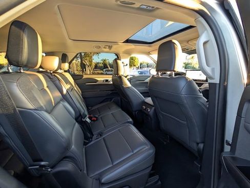 Certified 2025 Ford Explorer Active w/ Active Comfort Package image 14