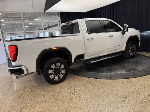 Used 2026 GMC Sierra 2500 Denali w/ Denali Reserve Package AWD/4WD image 9